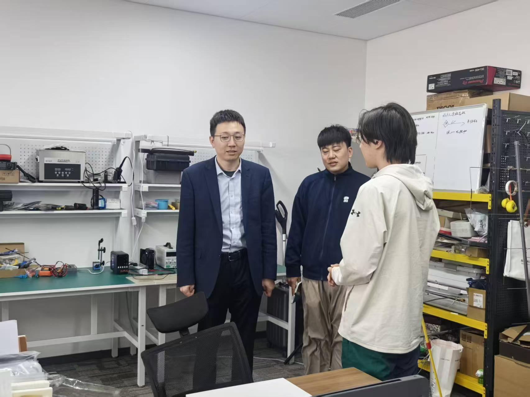 接待沈阳团市委书记等政府领导